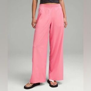 Lululemon Athletica Swift Mid-Rise Wide-Leg Pant Pink
Size 10